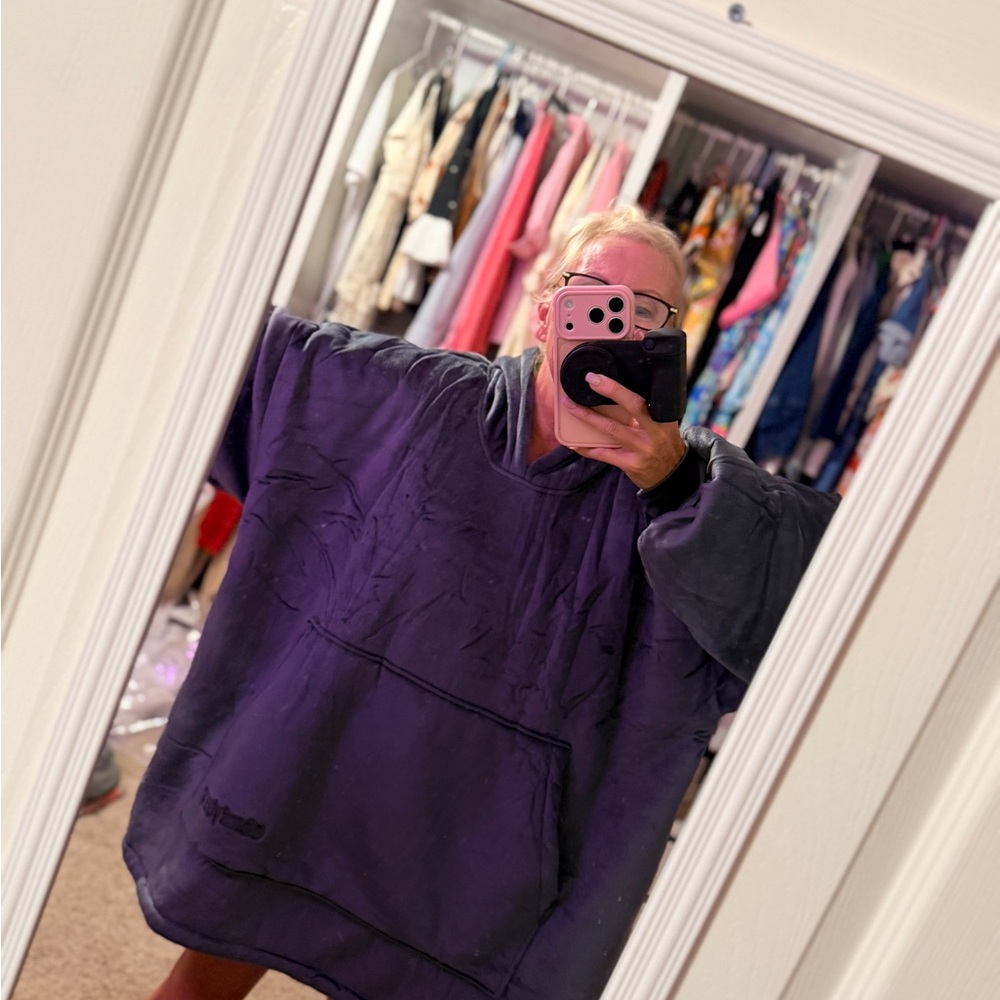 Cozy Oversized Gray Hoodie - Picture 4 of 6